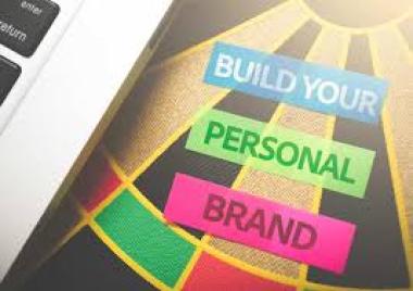 Personal Branding Online vs Offline: Apa Bedanya dan Mana yang Lebih Penting?