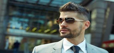 Pemilihan Jenis Kacamata Pria Menurut Bentuk Wajah Agar Terlihat Makin Keren